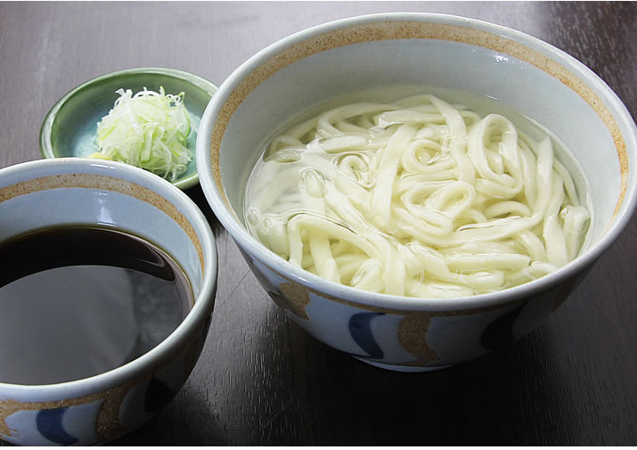 あつあつの釜揚げうどん